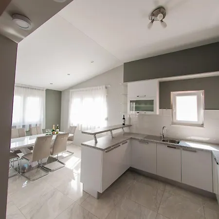 Anita-luxury Three Bedroom With Terrace Lejlighed *