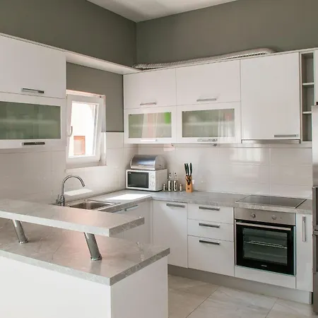 Apartamento Anita-luxury Three Bedroom With Terrace Split