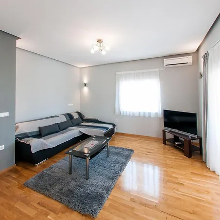 Anita-luxury Three Bedroom With Terrace Appartamento