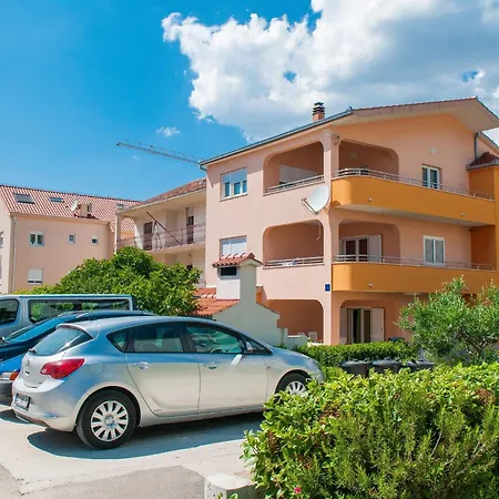 Anita-luxury Three Bedroom With Terrace *