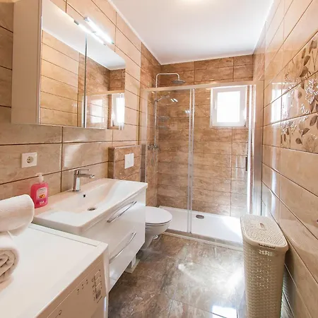 Lägenhet Anita-luxury Three Bedroom With Terrace