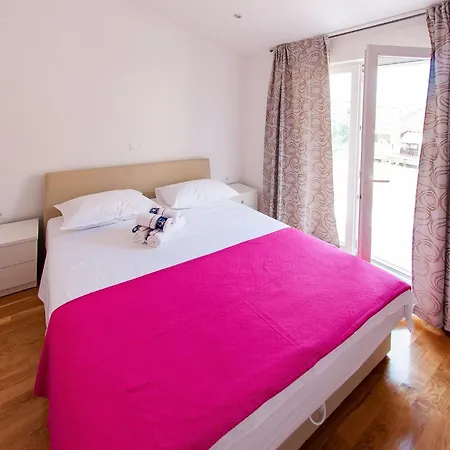 Anita-luxury Three Bedroom With Terrace *