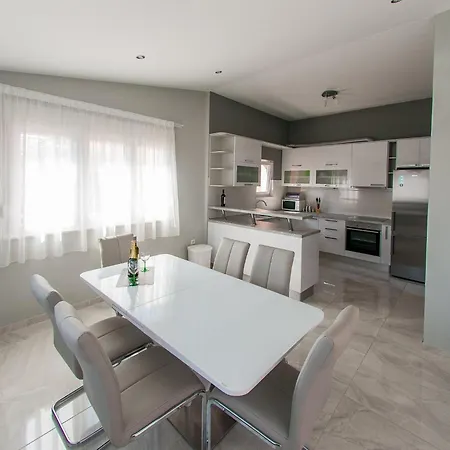 Lägenhet Anita-luxury Three Bedroom With Terrace