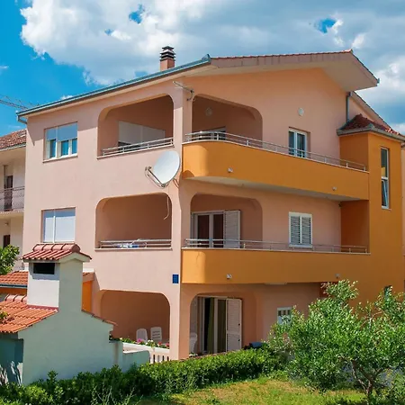 Anita-luxury Three Bedroom With Terrace Split